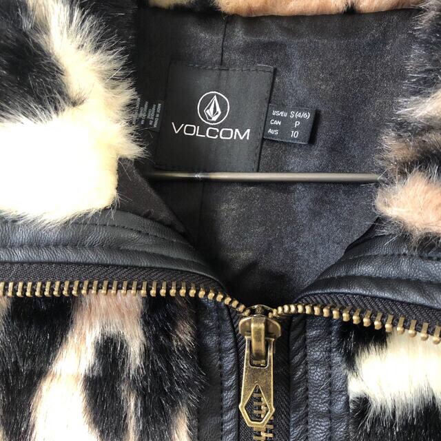 新品タグ付 VOLCOM ボルコム レディース ファー フード ジャケット M