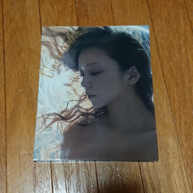 安室奈美恵 Uncontrolled（Blu-ray Disc付） エンタメ/ホビーのCD(ポップス/ロック(邦楽))の商品写真