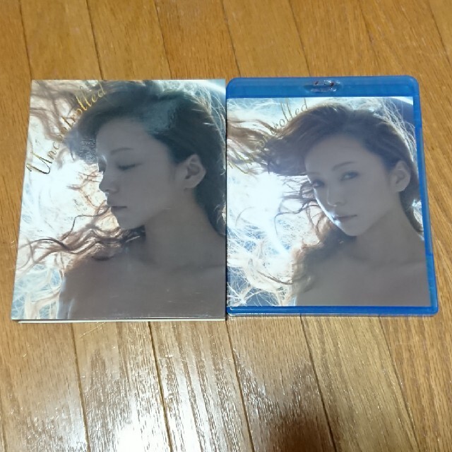 安室奈美恵 Uncontrolled（Blu-ray Disc付） エンタメ/ホビーのCD(ポップス/ロック(邦楽))の商品写真