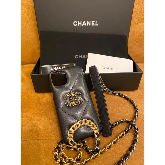 CHANEL(シャネル)の激レアCHANEL iPhone11proケース スマホ/家電/カメラのスマホアクセサリー(iPhoneケース)の商品写真