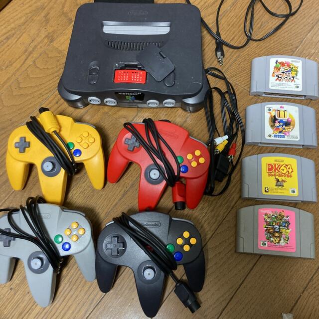 NINTENDO 64　本体　ソフト　コントローラー4つ