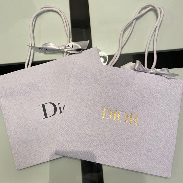 Christian Dior(クリスチャンディオール)のdior紙袋　２点セット　美品 レディースのバッグ(ショップ袋)の商品写真