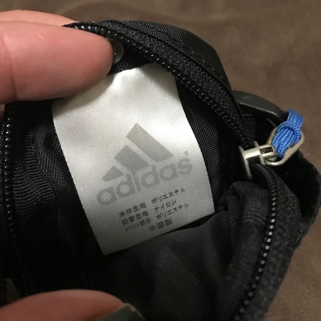 adidas(アディダス)の【専用】adidasアームポーチ☆黒 スポーツ/アウトドアのトレーニング/エクササイズ(トレーニング用品)の商品写真