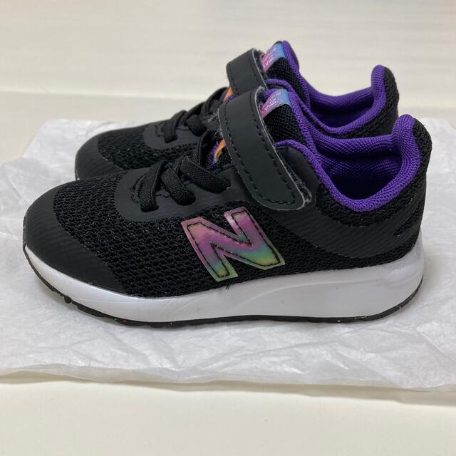 New Balance(ニューバランス)のニューバランス　靴　シューズ　キッズ キッズ/ベビー/マタニティのキッズ靴/シューズ(15cm~)(スニーカー)の商品写真