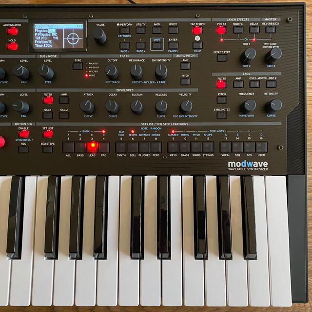 KORG(コルグ)のKORG modwave ウェーブテーブル シンセサイザー 楽器の鍵盤楽器(キーボード/シンセサイザー)の商品写真