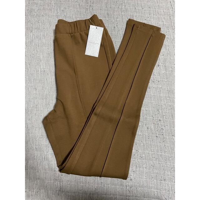 room306 CONTEMPORARY(ルームサンマルロクコンテンポラリー)のroom306 center line brushed back pants レディースのパンツ(その他)の商品写真