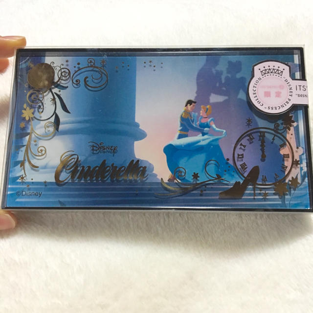 Disney(ディズニー)の新品 シンデレラ アイシャドウ ITS'DEMO パレット ディズニープリンセス コスメ/美容のベースメイク/化粧品(アイシャドウ)の商品写真