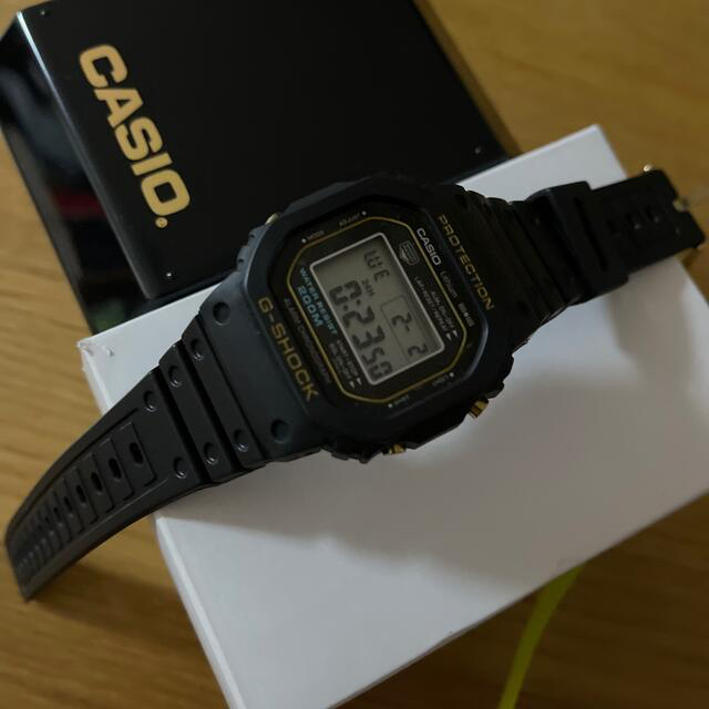 CASIO1983年発売生産終了マイナスネジ海外ファーストDW-5000C-1B