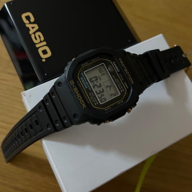 CASIO1983年発売生産終了マイナスネジ海外ファーストDW-5000C-1B CASIO1983年発売生産終了マイナスネジ海外ファーストDW-5000C-1B