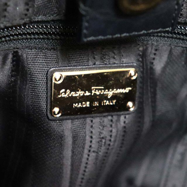 Salvatore Ferragamo(サルヴァトーレフェラガモ)のサルヴァトーレ フェラガモ ヴァラ リボン 編み込み レザー トート バッグ レディースのバッグ(トートバッグ)の商品写真