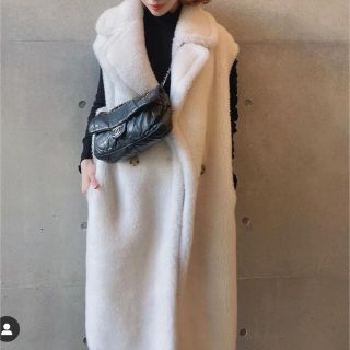 マックスマーラ(Max Mara)のrnyroom  テディベアベスト　ホワイト(毛皮/ファーコート)