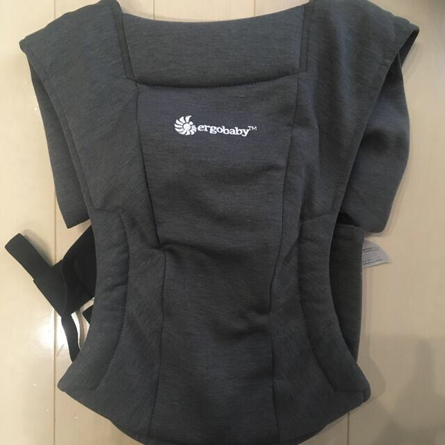 ！専用！　ergobaby エルゴ  エンブレース　グレー