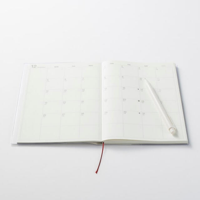 MUJI (無印良品)(ムジルシリョウヒン)の【新品】MUJI バーチカルスケジュール帳・２０２１年１２月始まり インテリア/住まい/日用品の文房具(カレンダー/スケジュール)の商品写真