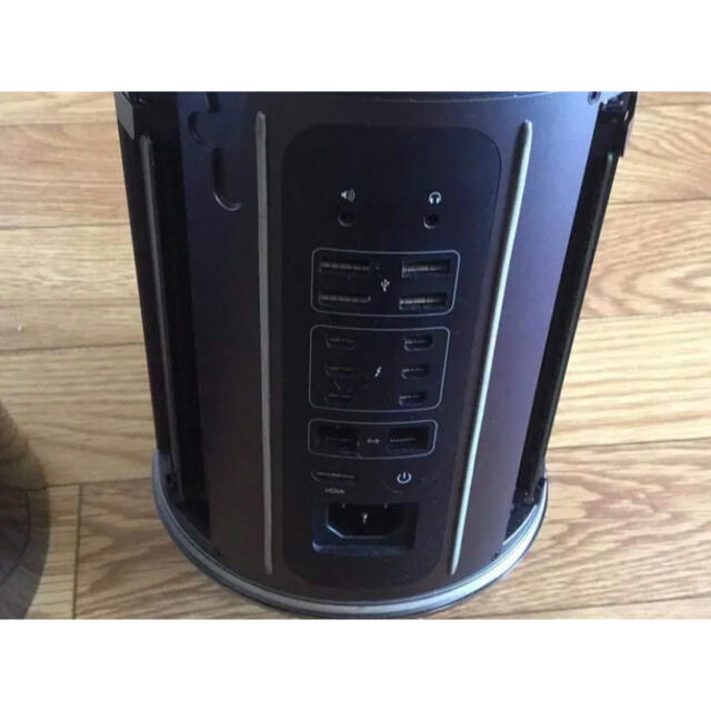 Mac (Apple)(マック)のMac Pro (Late 2013)  スマホ/家電/カメラのPC/タブレット(デスクトップ型PC)の商品写真