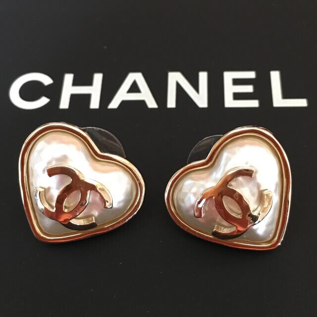 【になさる】 CHANEL - CHANEL シャネル ピアス CC ハートの通販 by スズキ's shop｜シャネルならラクマ カテゴリ