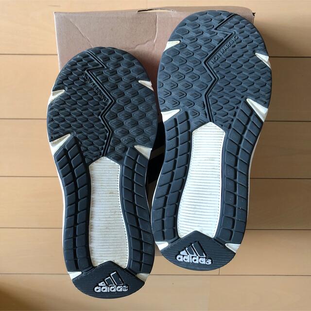 adidas(アディダス)のニコ様 専用【adidas／アディダス】キッズスニーカー  ファイト 18cm キッズ/ベビー/マタニティのキッズ靴/シューズ(15cm~)(スニーカー)の商品写真