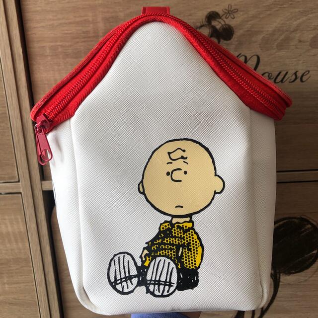 PEANUTS(ピーナッツ)のスヌーピー　家形　ポーチ レディースのファッション小物(ポーチ)の商品写真