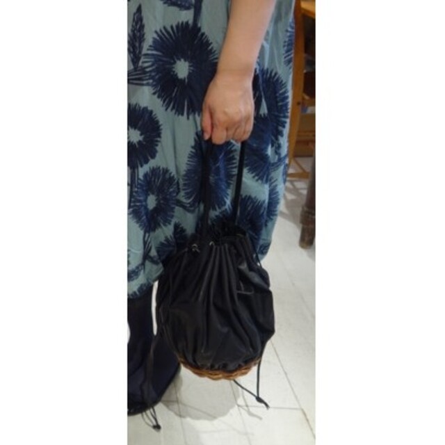 ebagos　エバゴス　巾着バッグ レディースのバッグ(かごバッグ/ストローバッグ)の商品写真
