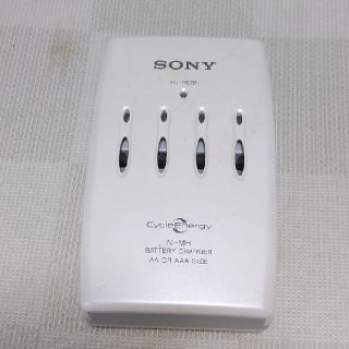 ソニー(SONY)の充電式ニッケル水素用急速充電器(バッテリー/充電器)