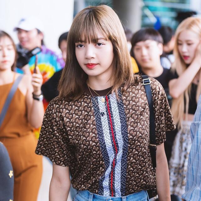 午前12時前のご注文は当日発送 LISA着用 バーバリーモノグラムTシャツ