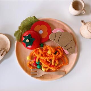 スリーコインズ(3COINS)のhandmade ままごと 麺 ヌードル かぎ針編み(知育玩具)