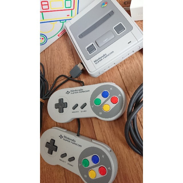 【美品】Nintendo 本体 ニンテンドークラシックミニ スーパーファミコン エンタメ/ホビーのゲームソフト/ゲーム機本体(家庭用ゲーム機本体)の商品写真