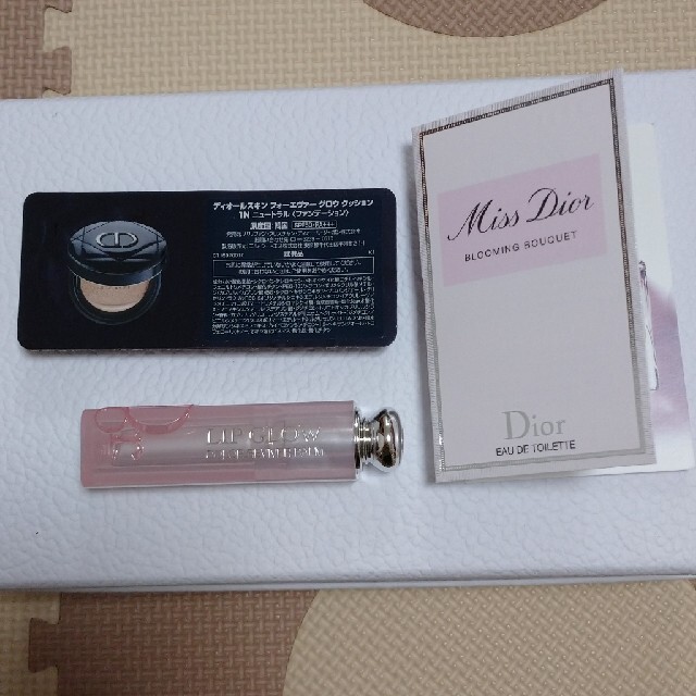 Dior(ディオール)のルッカ様専用⭐ディオールアディクトリップグロウ001&香水・ファンデサンプル付き コスメ/美容のベースメイク/化粧品(リップグロス)の商品写真