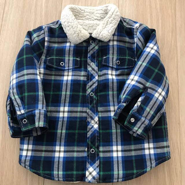 babyGAP(ベビーギャップ)のbaby Gap ボアチェックアウター　90 キッズ/ベビー/マタニティのキッズ服男の子用(90cm~)(ジャケット/上着)の商品写真