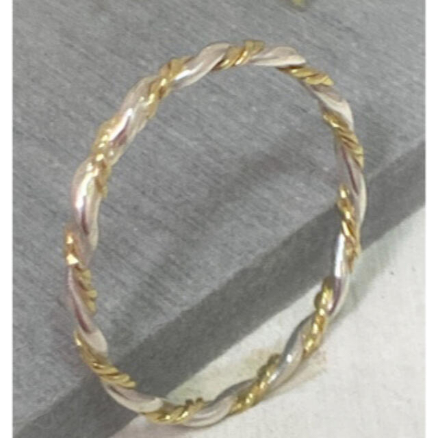 【新品】✨オリジナルシルバー925ツイストリング✨純銀＆真鍮ねじってねじって レディースのアクセサリー(リング(指輪))の商品写真
