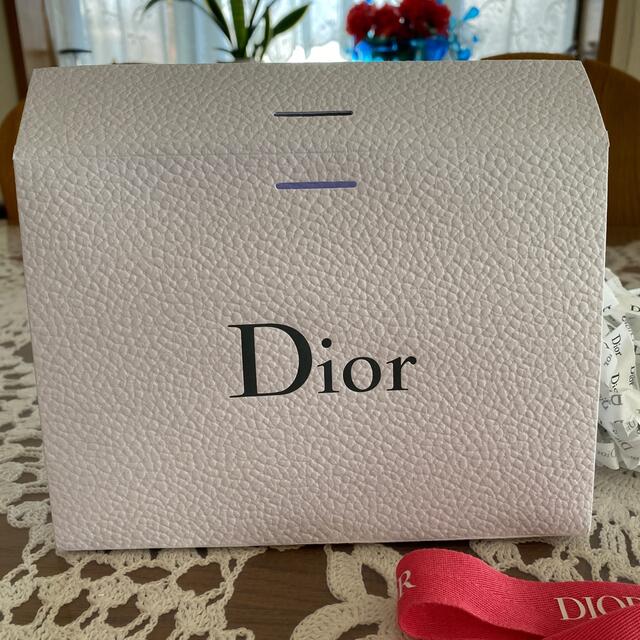 Dior(ディオール)のディオール ギフトボックス 箱 期間限定 インテリア/住まい/日用品のオフィス用品(ラッピング/包装)の商品写真
