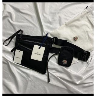 モンクレール(MONCLER)の【美品】MONCLER モンクレール　ボディーバッグ　ショルダーバッグ(ボディーバッグ)