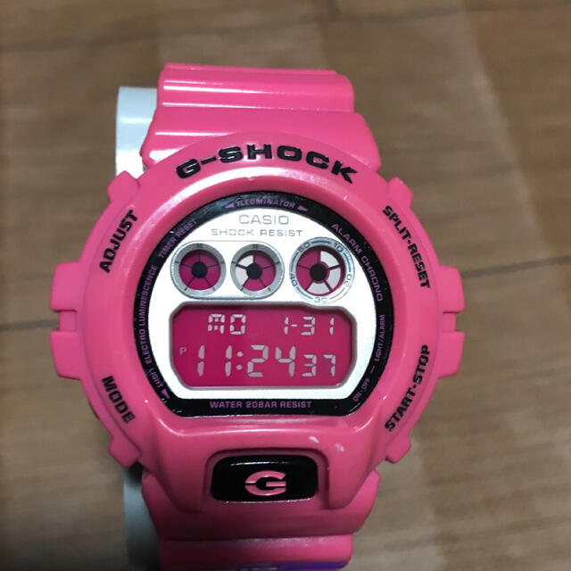 G-SHOCK(ジーショック)のG-SHOCK    DW-6900CS-4JF  クレイジーカラーズ    メンズの時計(腕時計(デジタル))の商品写真
