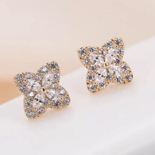 ディオール(Dior)のFlower zirconia pierce(ピアス)