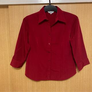 深紅のシャツ(シャツ/ブラウス(半袖/袖なし))