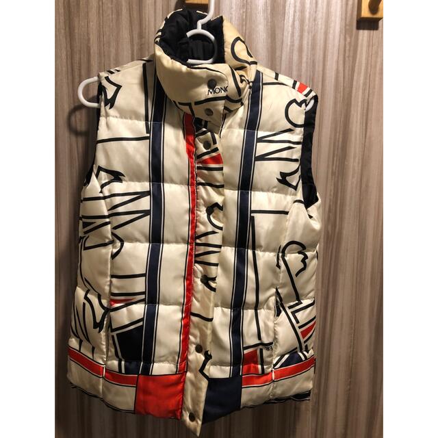 MONCLER(モンクレール)のMoncler レディースのジャケット/アウター(ダウンベスト)の商品写真