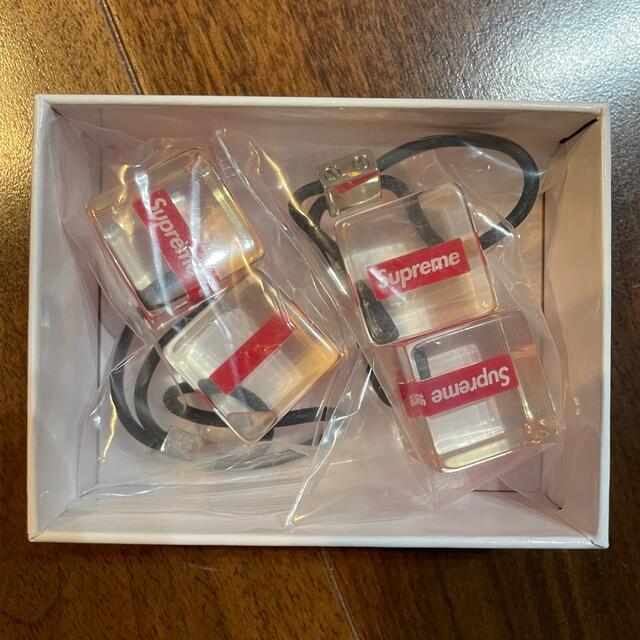 Supreme(シュプリーム)のSupreme Hair Bobbles 18ss レディースのヘアアクセサリー(ヘアゴム/シュシュ)の商品写真