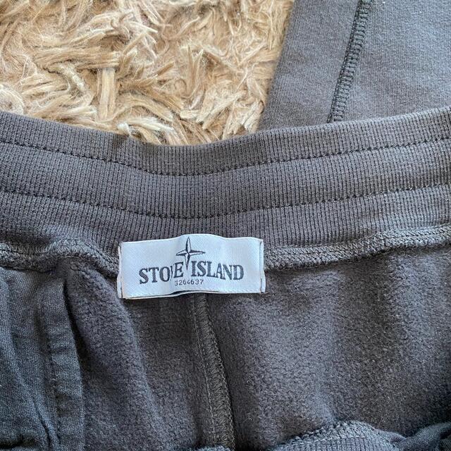 STONE ISLAND(ストーンアイランド)の【稀少】STONE ISLAND ロゴパッチ スウェットパンツ ジョギングパンツ メンズのパンツ(その他)の商品写真
