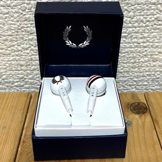 フレッドペリー(FRED PERRY)の未使用 FRED PERRY イヤホン 箱付き(ヘッドフォン/イヤフォン)