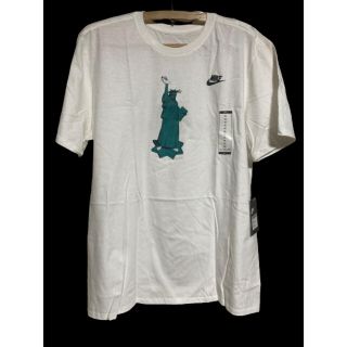 ナイキ(NIKE)の新品 XL NIKE DSMNY 5TH ANNIVERSARY  Tシャツ(Tシャツ/カットソー(半袖/袖なし))