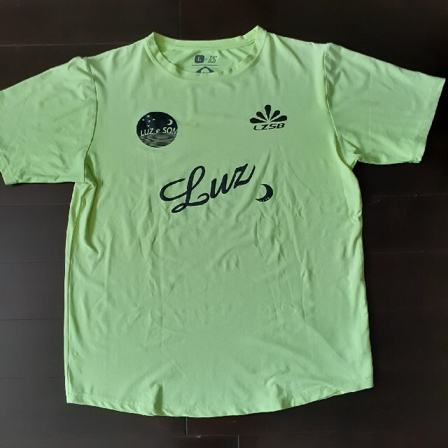 LUZ(ルース)のLUZ  ルースイソンブラ Tシャツ Lサイズ スポーツ/アウトドアのサッカー/フットサル(ウェア)の商品写真