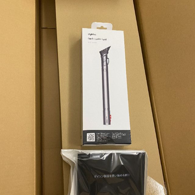 【新品】限定色Dyson Cyclone V10Fluffy SV12FF BK スマホ/家電/カメラの生活家電(掃除機)の商品写真