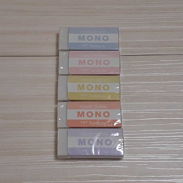 トンボ鉛筆(トンボエンピツ)のMONO モノ 消しゴム くすみパステル 5色セット 5個セット コンプリート インテリア/住まい/日用品の文房具(消しゴム/修正テープ)の商品写真