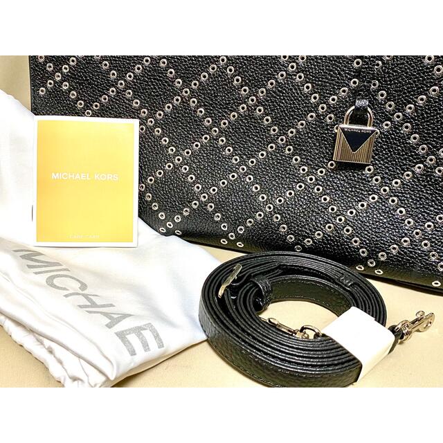 Michael Kors(マイケルコース)の✴︎新品未使用✴︎マイケルコース2wayトート マーサー スタッズ×グロメット レディースのバッグ(トートバッグ)の商品写真