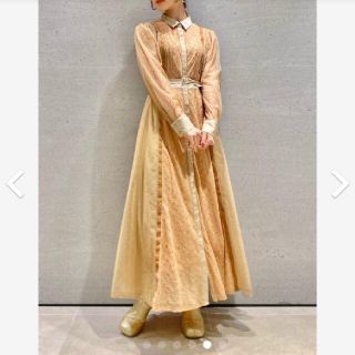 Lily Brown - 新品タグ付 レースチュールドレス BEG 黄色 S LILY Lily Brown - 新品タグ付 レースチュールドレス BEG 黄色 S LILY