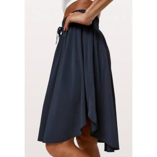 ルルレモン(lululemon)のLululemon Everyday Skirt 軽量スカート Size 2(ひざ丈スカート)