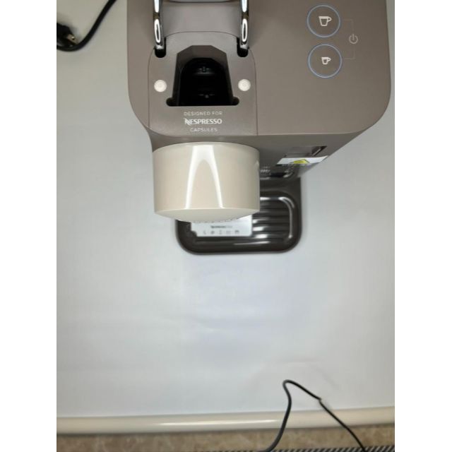 ネスプレッソ コーヒーメーカー ラティシマ・ワン モカブラウンF111BW スマホ/家電/カメラの調理家電(コーヒーメーカー)の商品写真