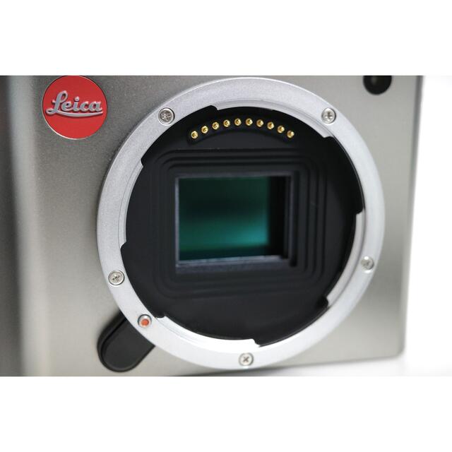 LEICA(ライカ)の【美品|保証1年残】LEICA TLチタン / A&A ボディケース付 スマホ/家電/カメラのカメラ(ミラーレス一眼)の商品写真