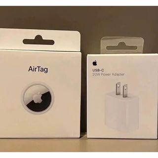 アップル(Apple)の〈Apple 〉AirTag 本体 & 20W USB-C 電源アダプタ　セット(変圧器/アダプター)