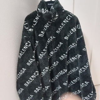 バレンシアガ(Balenciaga)のバレンシアガ オールオーバーロゴボアブルゾンBALENCIAGAファー(ブルゾン)