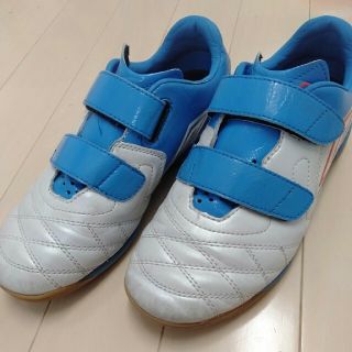 アンブロ(UMBRO)の最終値下げ！アンブロ　フットサル　サッカー　インドア　シューズ　21cm(シューズ)